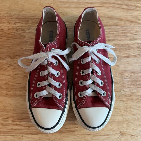 Converse All Star Chuck Taylors - Picture 2 of 10